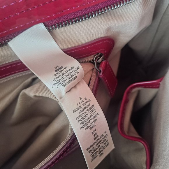 Authentic Burberry Tote - Picture 4 of 8